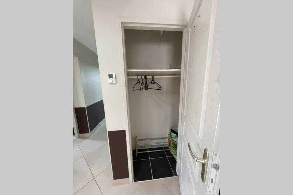 Superbe Appartement Avec 2 Chambres - 9 Personnes - Parking Prive Турнон-сюр-Рон Экстерьер фото
